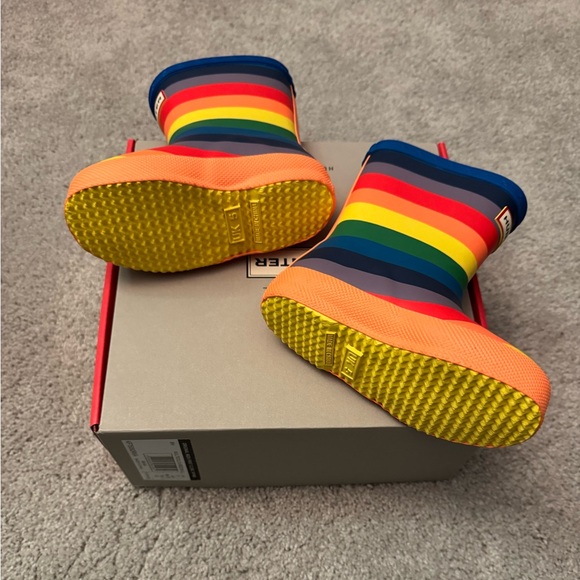 NEW in Box Hunter Kids’ Classic Waterproof Rain Boots, Rainbow 🌈, Toddler 6M - Picture 7 of 12